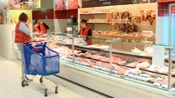 VEŞTI BUNE pentru români. CARNEA s-ar putea ieftini din 2015